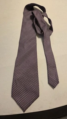 Traje formal de seda tejido geométrico rojo con corbata para hombre por estructura  Foto 1 de 4