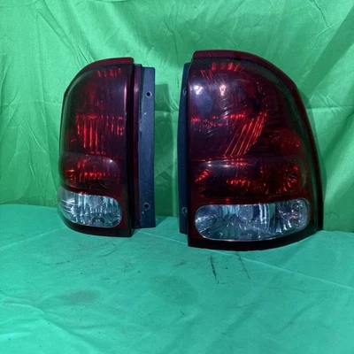 Оригинальный левый задний фонарь со стороны водителя/правого пассажира для Buick Rainier 2004–2007 годов выпуска - Изображение 1 из 4