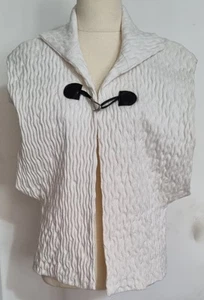 Gordon Smith White Quilted Vest - Size 12 - Amazing Layering Piece - As New! - Picture 1 of 7
