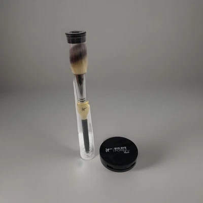 New it Cosmetics Bye Bye Pores Blush Naturally Pretty Heavenly Luxe French Brush - Image 1 of 3