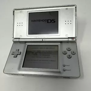 Nintendo DS Lite Silver Console USG-001 Powers On-No Sound-Doesn’t Read Carts - Picture 1 of 6