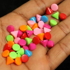 250+ Acrylic Triangle Beads Assorted 7mm - Picture 1 of 8
