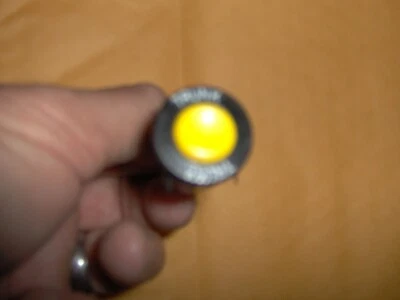 Coche Chevrolet Lumina 1998 usado, interruptor de liberación del maletero se adapta a muchos gms Foto 1 de 2