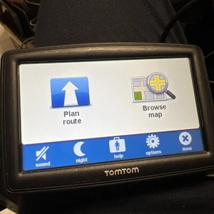 TOMTOM 4EF00 GPS 5 Inch Screen - Picture 1 of 5