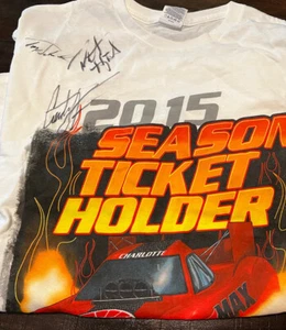 2015 ZMAX Dragway Saisonkartenhalter handsigniertes T-Shirt Autorennen NASCAR - Bild 1 von 16
