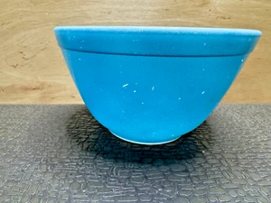 Pyrex #401 Primary Blue Nesting Mixing Bowl 1.5 Qt - Picture 1 of 6