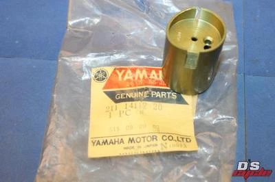Conjunto deslizante de válvula de acelerador 211-14112-20 NOS Yamaha DT250 R3 YR1 YR2 YR2C Foto 1 de 4