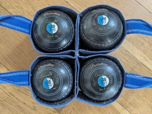 4 x Henselite Emerald Size 2 Bowl Bowling Woods Balls Lawn Bowls & Carrier - Picture 1 of 11