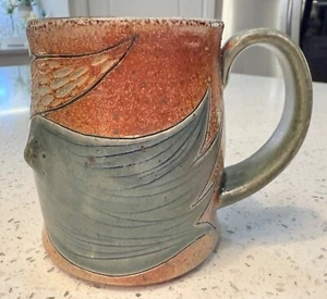 Signierter handgefertigter Vogelbecher aus Steinzeug - Bild 1 von 4