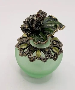 MILCHGLAS PARFÜMFLAKON mit Juwelen Frosch auf Lilienpad - Bild 1 von 7