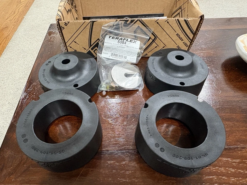 TeraFlex 1.5" 1165200 JL Wrangler 4 Door Spacer Kit, 1 pack NEW See Photos - Image 1 of 4