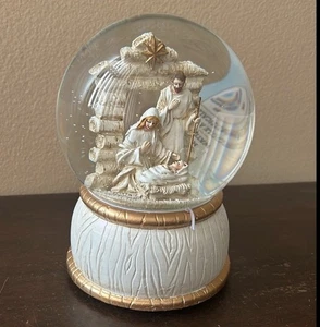 New Musical Christmas Nativity Scene Waterglobe Baby Jesus Holiday Gift - Picture 1 of 3