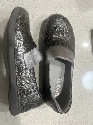 Women's *~*ALEGRIA*~* Shoes       Size 36 - image 1 of 4