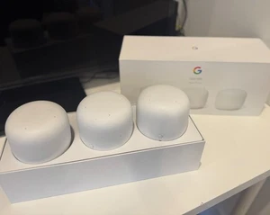 Google Nest Wifi Router and 2 Points - Snow - Picture 1 of 8