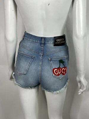 PANTALONES CORTOS DE CORTE PARCHE CEREZA LOGOTIPO DE MEZCLILLA AZUL GUCCI DE COLECCIÓN TALLA 25 Foto 1 de 4