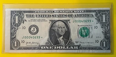 2017 $1  Star* Note , Miscut & Low  SN 00040699* - Uncirculated - Image 1 of 4