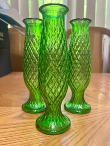 VINTAGE LOT OF THREE GREEN FOOTED DIAMOND CUT GLASS BUD VASES - Picture 1 of 5