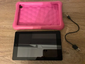 Amazon Kindle Fire in case - Picture 1 of 8