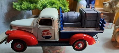 SOLIDO 1/18 1:18 Camion Chevrolet pick up Pepsi Cola 1946 Leggi Inserzione  - Immagine 1 di 4