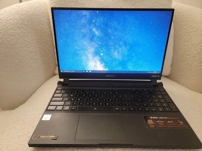 Portátil NVIDIA RTX 3080. SSD Gigabyte Aorus 15G YC 15.6" 240Hz i7-10870H 32GB 1TB Foto 1 de 4