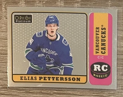 2018-19 O-Pee-Chee Platinum #R-100 Elias Pettersson Pee-Chee Platinum - Retro - Image 1 of 2