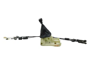HYUNDAI IX35 MK1 1.7 CRDI 6 SPEED MANUAL GEAR SELECTOR WITH CABLES '2010-2015 - Picture 1 of 12