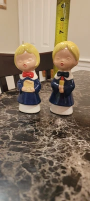 Juego de 2 figuras de cerámica de villancicos de coro de Navidad de colección de 6,5" de alto x 2" de ancho  Foto 1 de 4