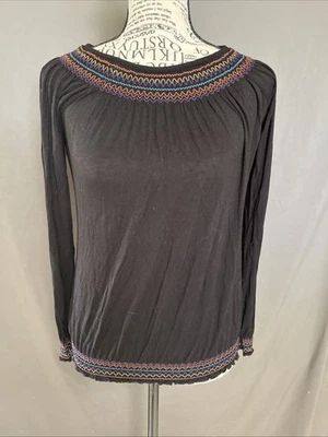 Top negro de manga larga para mujer Miley Cyrus Max Azria. Talla XS. Con diseño Foto 1 de 4