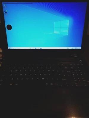 Toshiba Satellite C50-B-1CD Laptop READ DESCRIPTION - Image 1 of 4