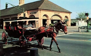 Postcard Cafe Du Monde and Carriage, French Market, New Orleans Louisiana VTG - Picture 1 of 2