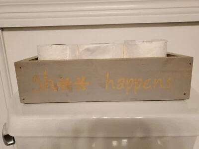 Porta-papel higiênico engraçado para decoração de banheiro. Sh** Happens - Imagem 1 de 4