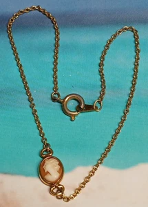 Vintage Gold Tone Chain Bracelet with Small Hand Carved Shell Cameo - Picture 1 of 6