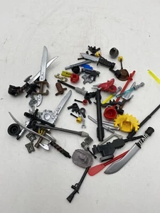 Lego Weapons, Swords, Guns, Lightsabers Headgear And Larger Misc Extra’s - Imagen 1 de 6
