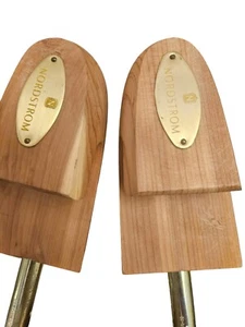 Arbres à chaussures vintage Nordstrom en bois made in USA - Photo 1/2