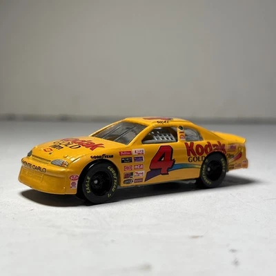 Coche de juguete fundido a presión NASCAR 1996 Racing Champions Kodak Gold Film #4 Foto 1 de 4