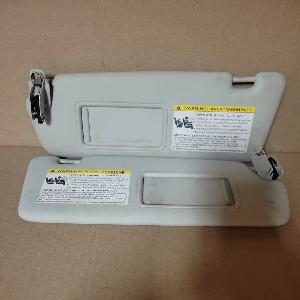 2017-2018 AUDI Q3 S-LINE VISOR SOLAR ESQUERDO E DIREITO COM CONJUNTO DE ESPELHO 8H0010501 FABRICANTE DE EQUIPAMENTO ORIGINAL - Imagem 1 de 4