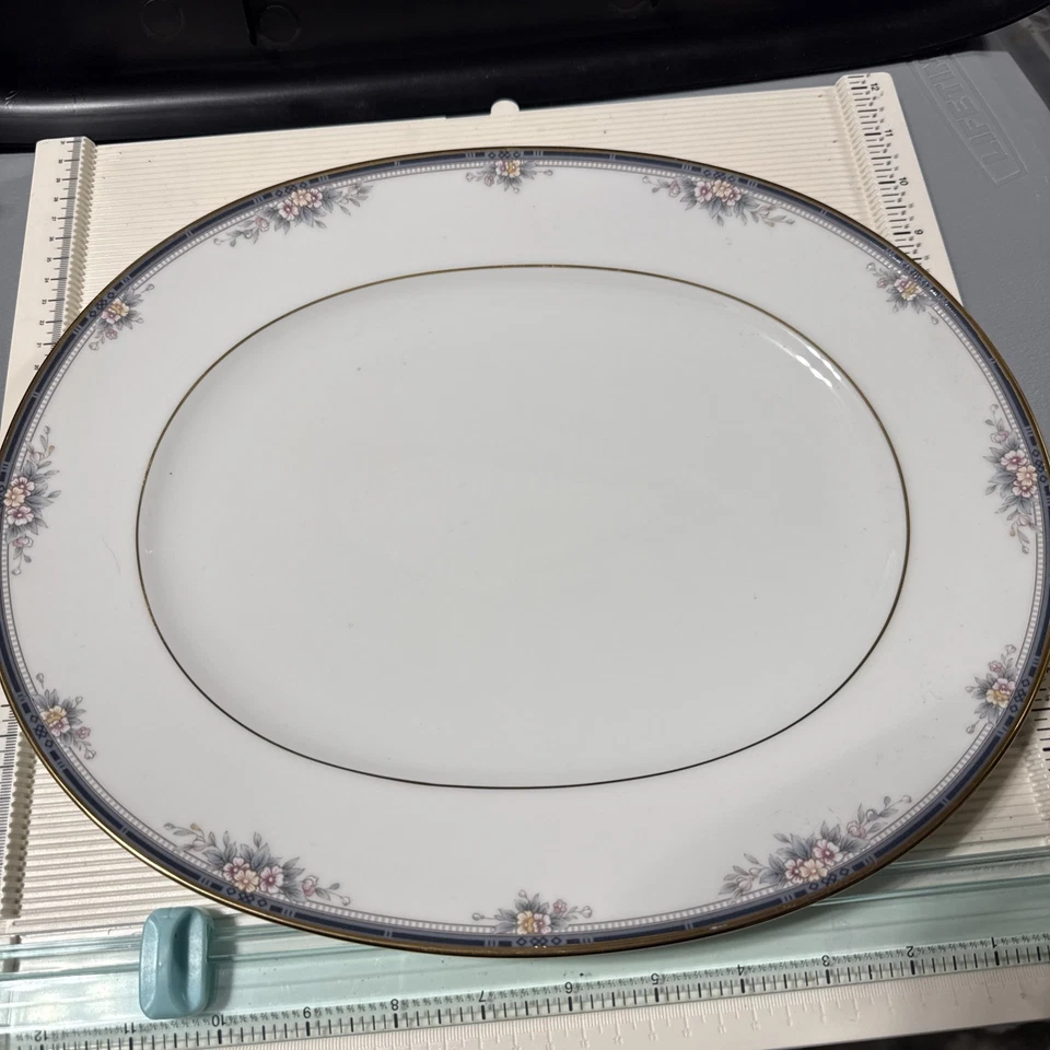 PLATO OVALADO grande Noritake China ONTARIO #3763 13,5" X 11" flores blancas/rosas Foto 1 de 3