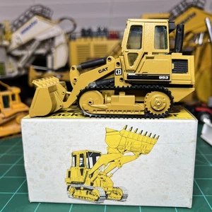Caterpillar Cat 953 Track Loader - NZG 1:50 Scale Diecast Model #223 - Picture 1 of 13