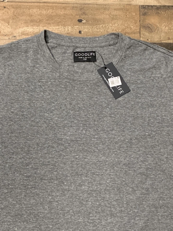 Camisa Goodlife Para Hombre Grande Gris Dobladillo Vieira Cuello Redondo Manga Corta Hecha en EE. UU. Foto 1 de 4