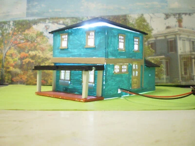 HO scale house  2 story House bashed Bachmann w/light - Image 1 of 4