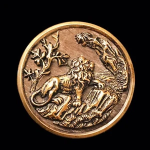 Victorian Vintage Antique Brass Picture Button Lion In A Lush Valley From Aesop - Picture 1 of 4