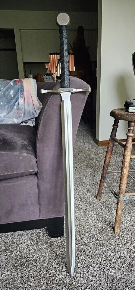 Espada larga medieval forjada a mano lista para la batalla 1075 acero al carbono y vaina Foto 1 de 3