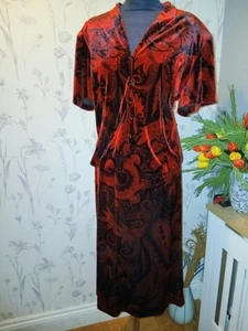 Roman Two-Piece Suit | Size 18 | Soft Velvet Feel | Elegant Red & Black Pattern - Picture 1 of 9