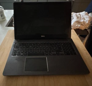 Dell Vostro 5568 - i5-7200U 16 GB 240 GB Win 11 Pro - Imagen 1 de 4