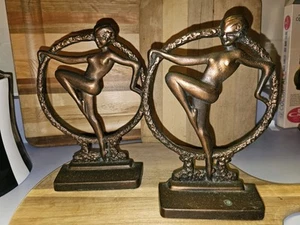 Fermalibri vintage antico art deco danzante dama nuda in un anello bronzo - Foto 1 di 12