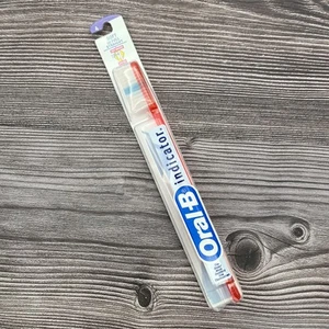 Cepillo de dientes Oral-B P-60 1998 EE. UU. cerdas redondas de extremo suave 4 filas 8 pulgadas de alto rojo de colección - Imagen 1 de 10