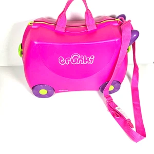 Trunki Trixie Hot Pink Ride-On Kids Suitcase - Complete With Strap and Key - Picture 1 of 5