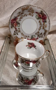 Royal Sealy China Teetasse und Untertasse Gold und Rosen  - Bild 1 von 7