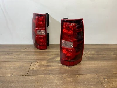 2007-2014 Chevrolet Tahoe Rear Outer Tail Light Left & Right Side OEM *NOTE* - Изображение 1 из 4