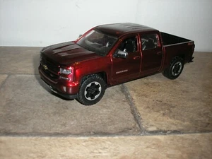 MotorMax 1/27 Custom 2017 Chevy Silverado Z-71 Crew Cab Dark Red Maroon FREE SH - Picture 1 of 6